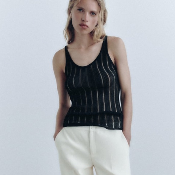 Black top - Picture 1 of 1